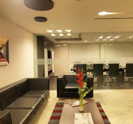 24 Tech Hotel Bangalore Esterno foto