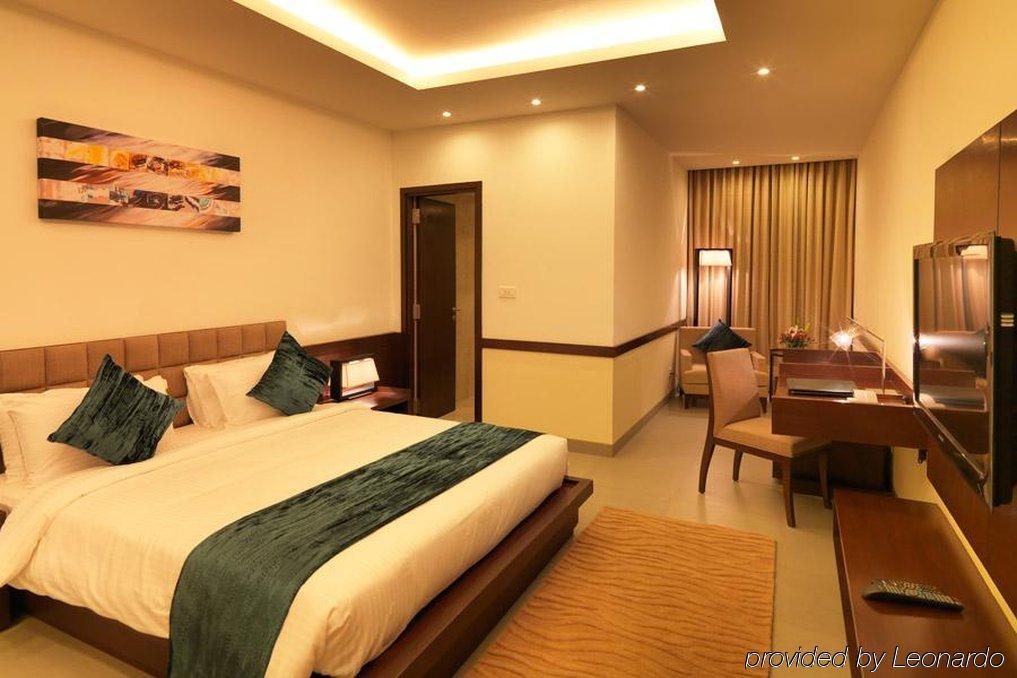 24 Tech Hotel Bangalore Esterno foto