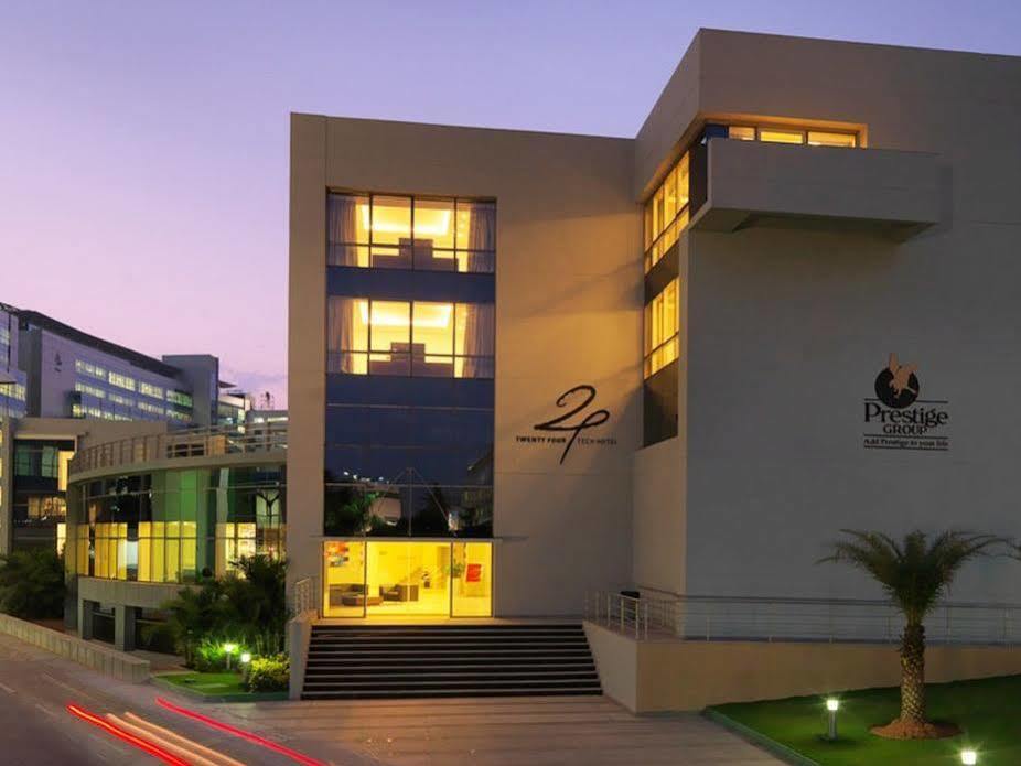 24 Tech Hotel Bangalore Esterno foto