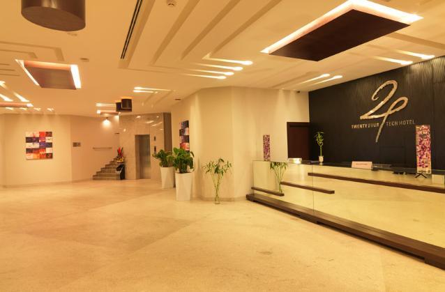 24 Tech Hotel Bangalore Esterno foto